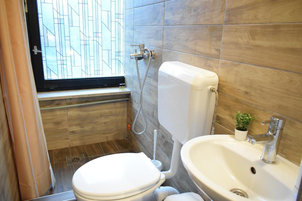 M - Square Private Rooms スコピエ エクステリア 写真